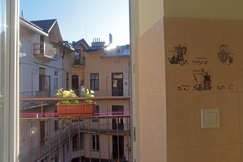 Apartment On Voloshyna Львов Экстерьер фото