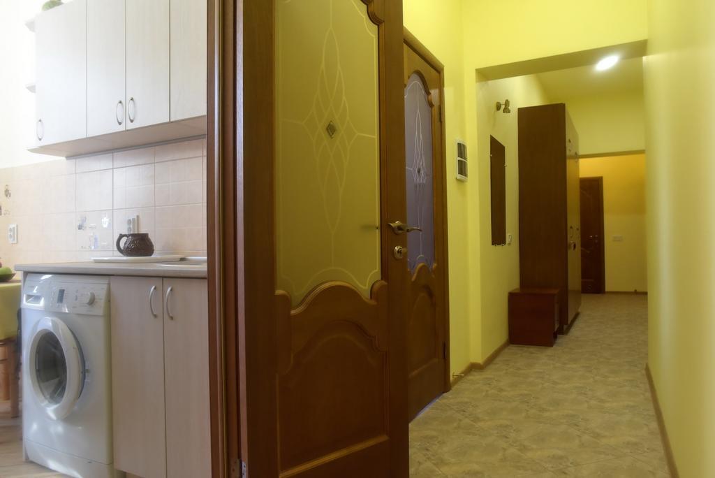 Apartment On Voloshyna Львов Экстерьер фото